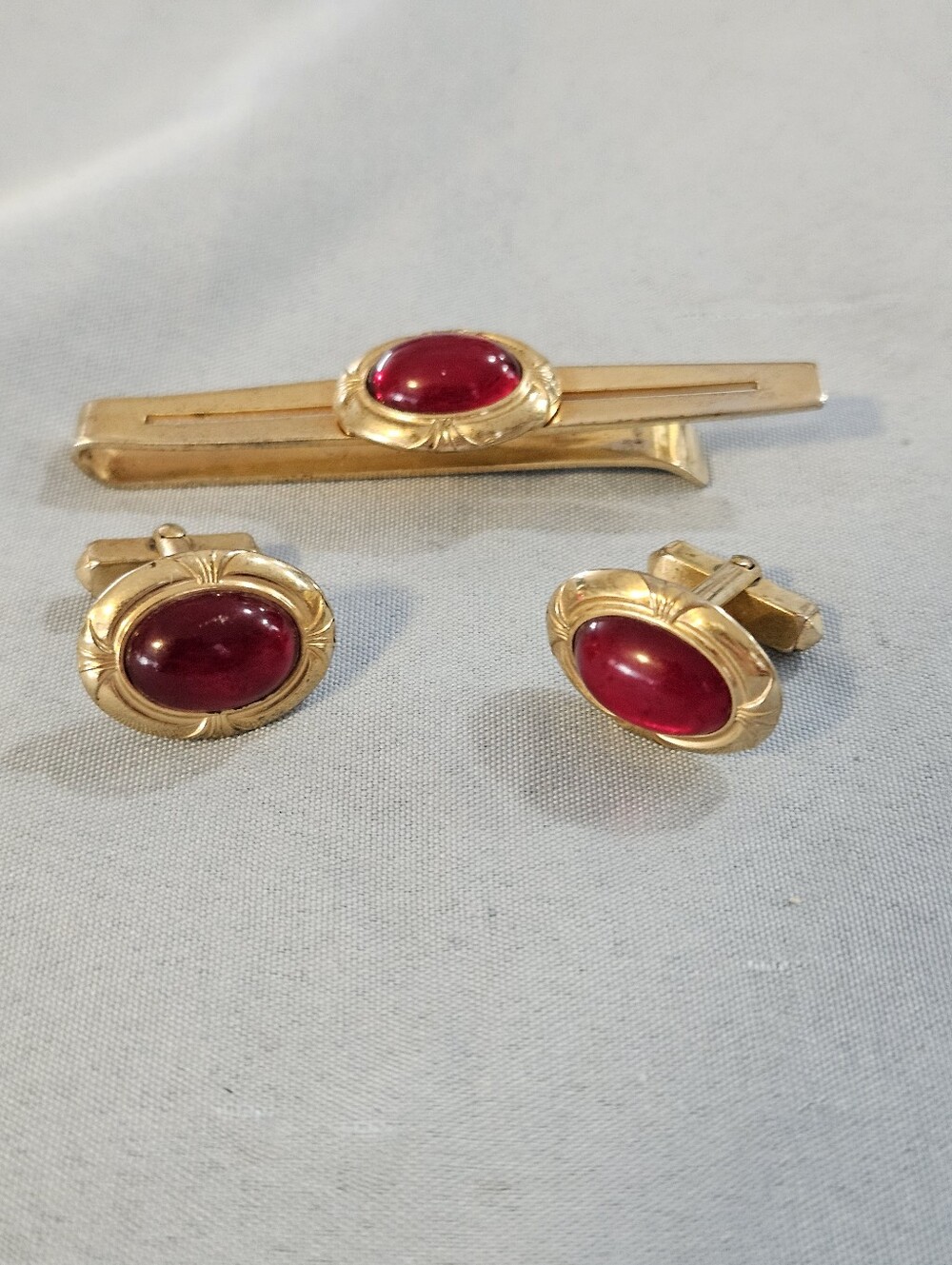 Vintage Anson Tie Clip and Cufflinks Set Gold-toned and Oval Red Glass Cabochons